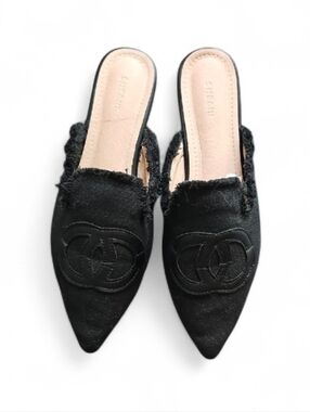 Pointed Slip-On Women’s Mule Flats